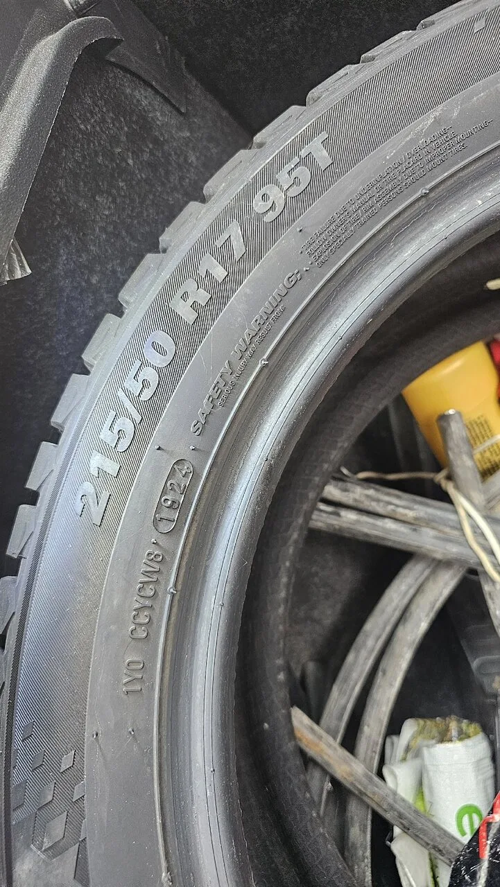 Продам зимние шины Kumho R17, б/у, Донецк, 22000 р.