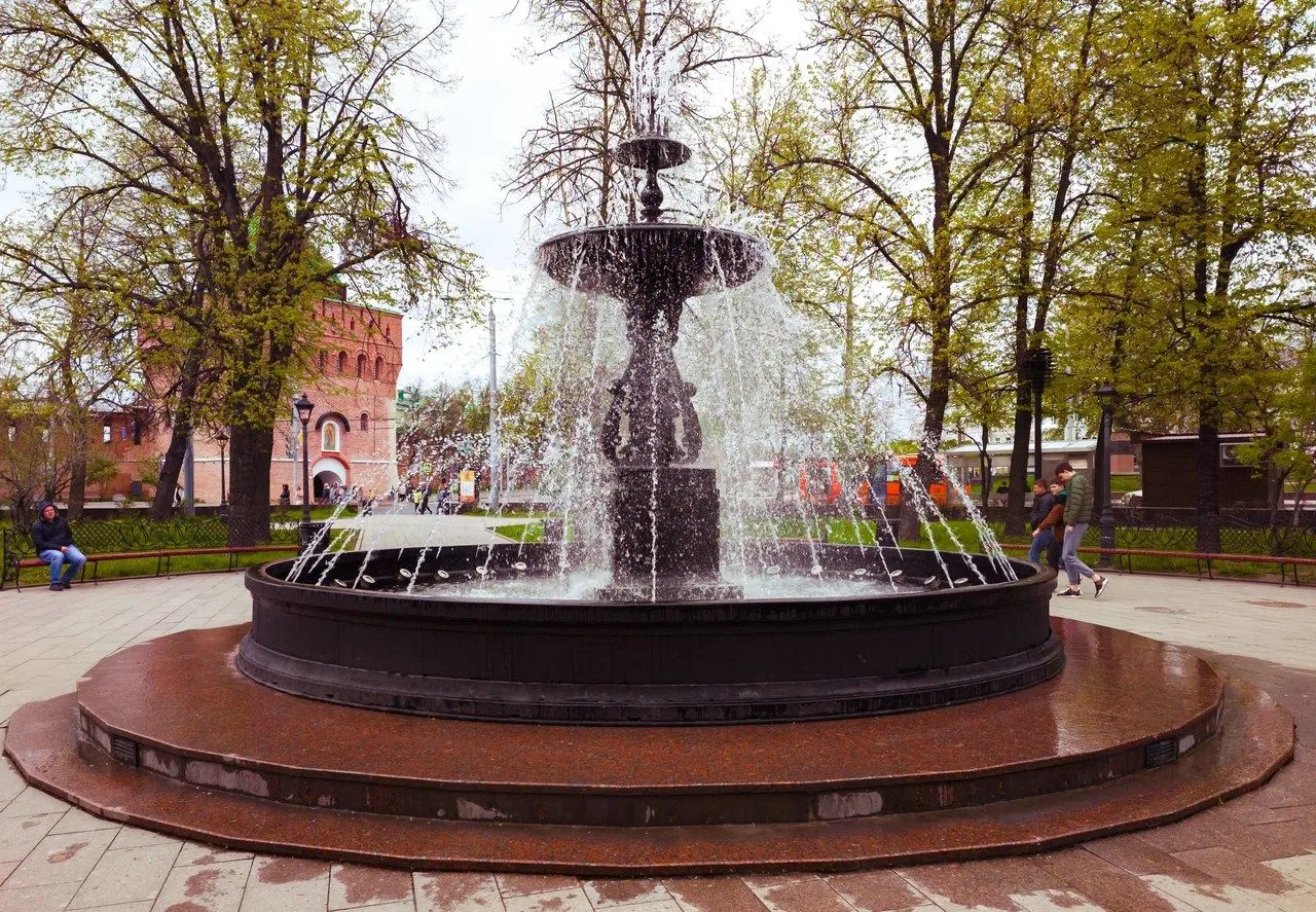 Фонтанам — журчать! 🐳

Как и в прошлом году, в этот раз фонтаны на День ВДВ отключать не планируют.
