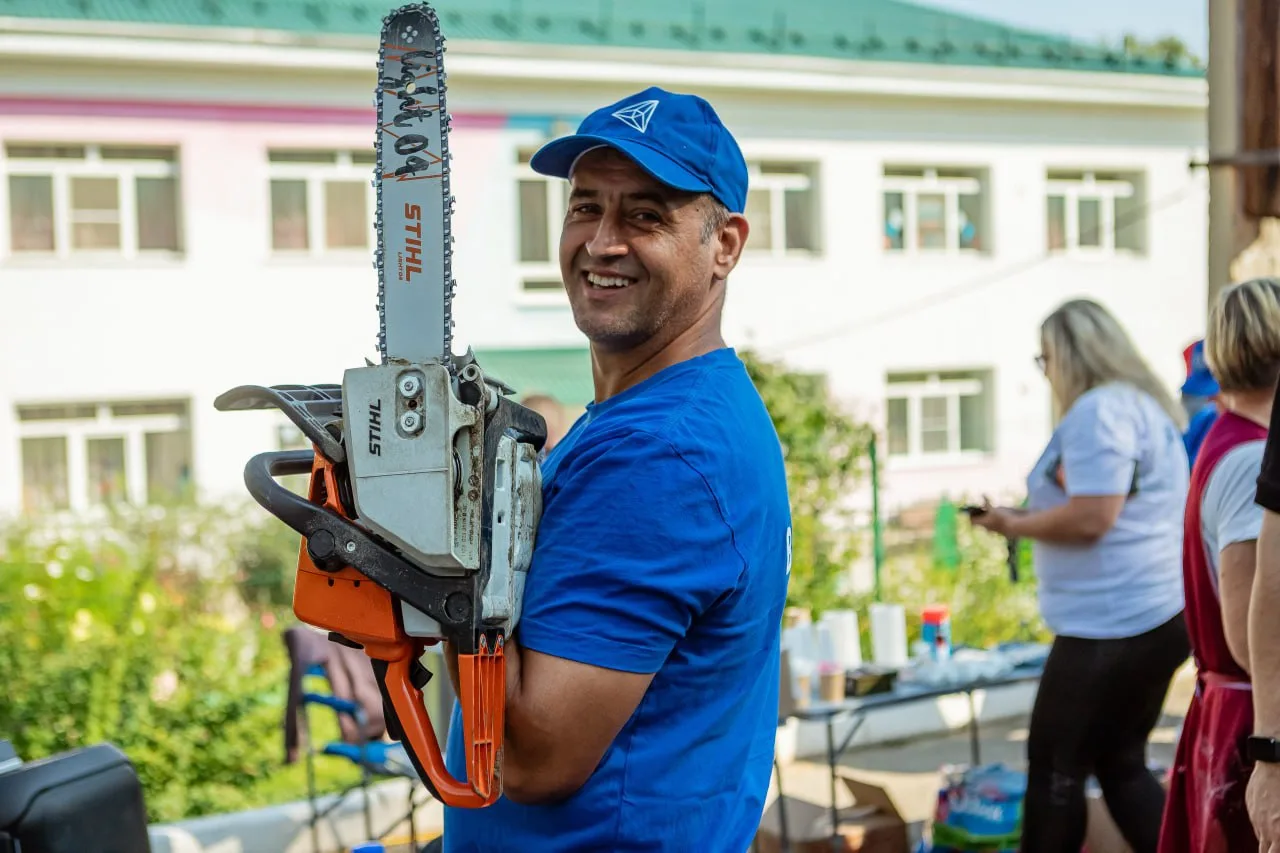 🍃В Карабаше прошёл масштабный субботник при поддержке Волонтёрского центра РМК.