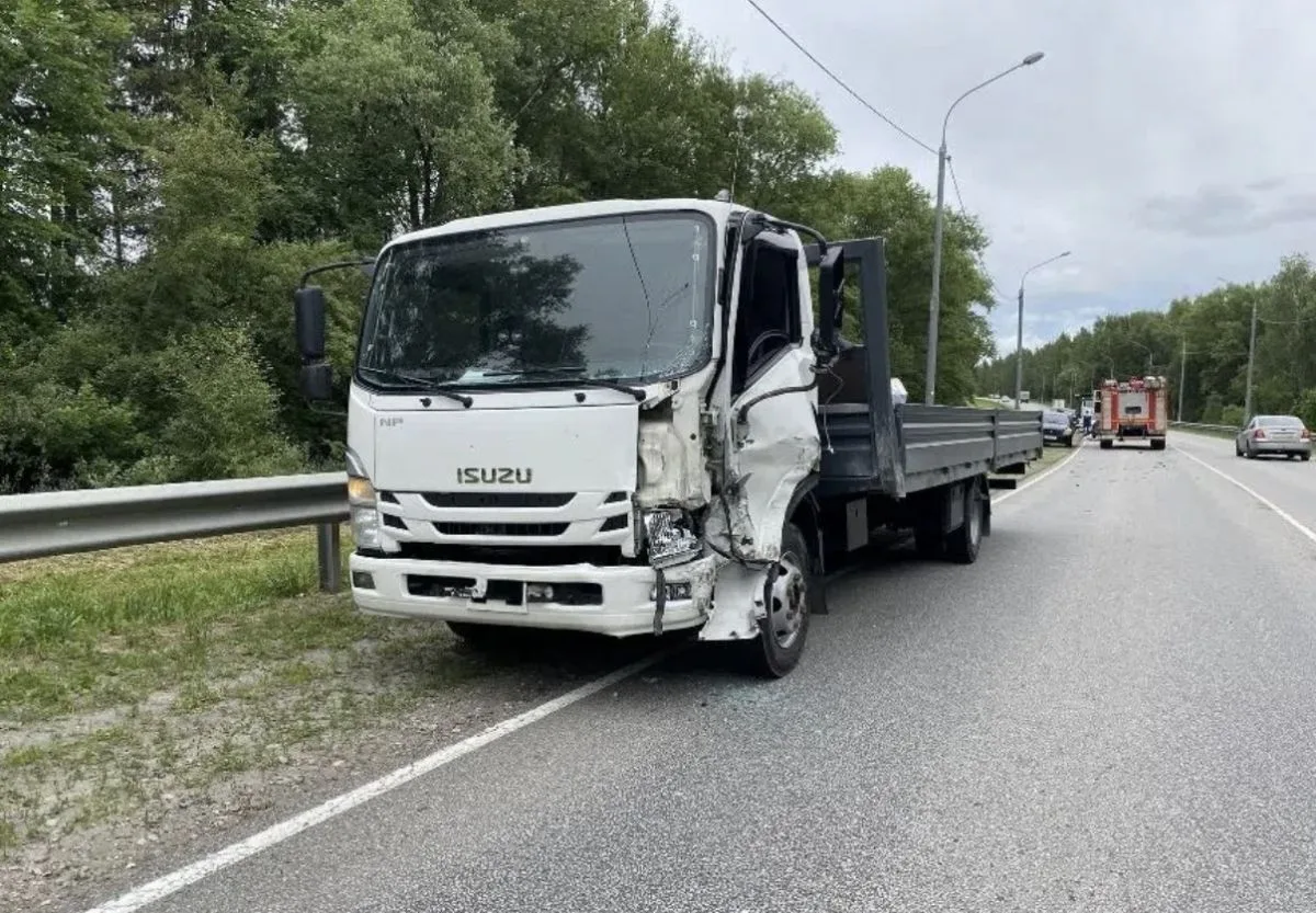 В Жуковском районе в массовом ДТП погиб человек
https://newsbryansk.ru/fn_1886927.html

Столкновение
