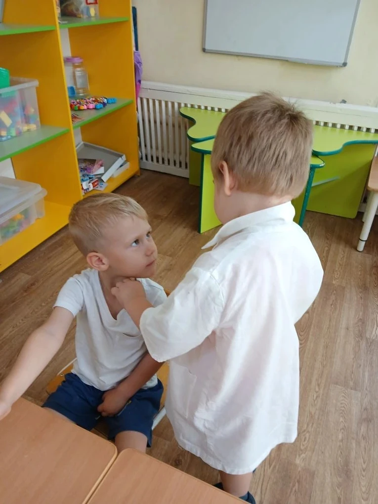 В предверии профессионального  праздника "День медицинского работника ", ребята нашего детского сада