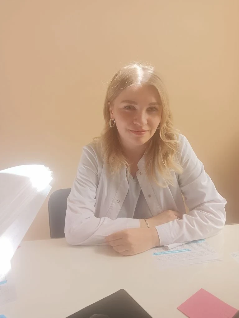 Мария Сергеевна родилась в Казахстане. В 2021 году завершила обучение в университете по...