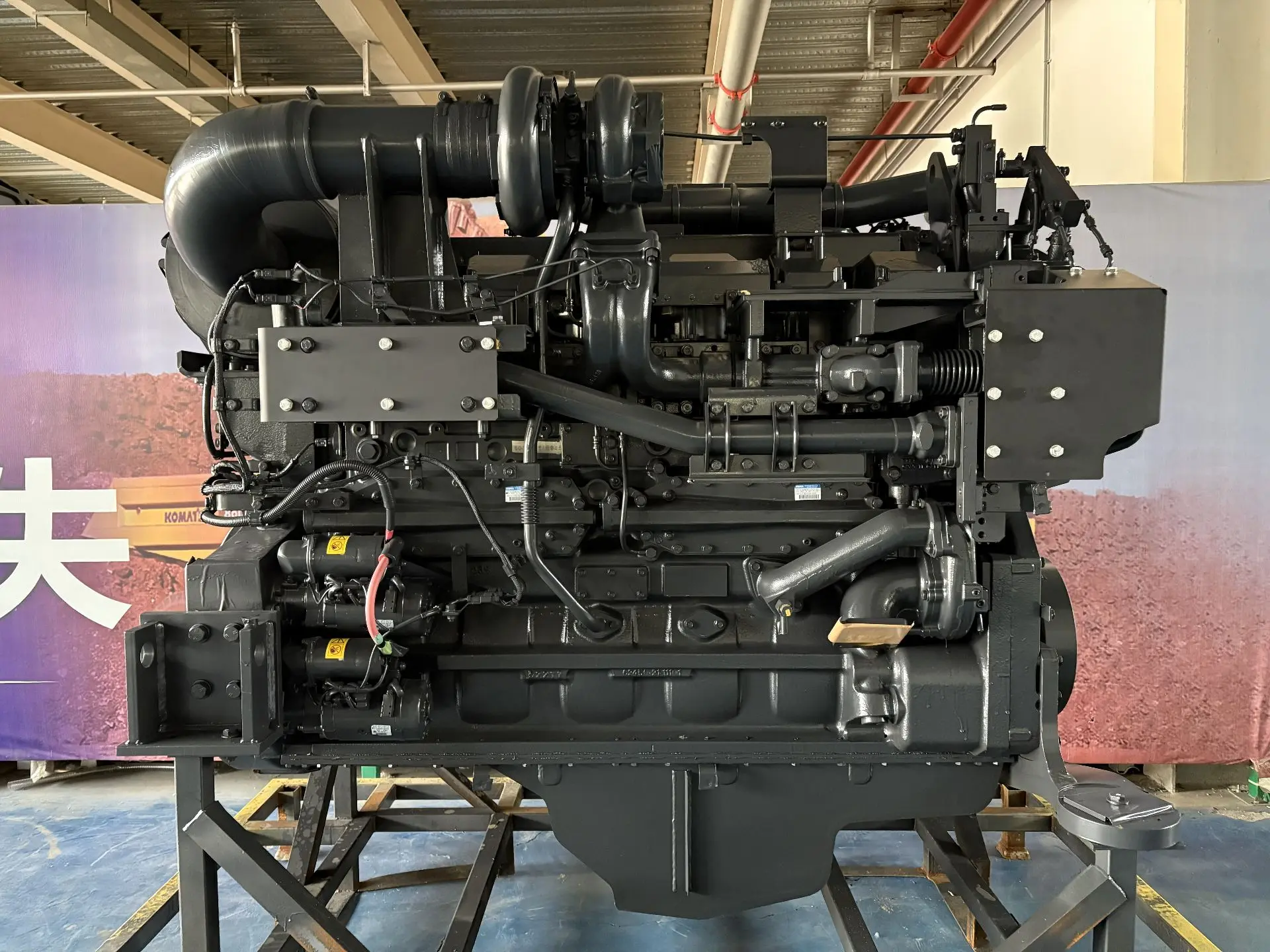Komatsu PC1250-8 SAA6D170E-5  по наличию. К отгрузке готов через 3-5 дня из Китая.