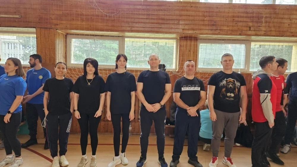 🎉 "Спортивные родители": наша команда – пример для подражания! 🎉 В нашей школе есть не только талант