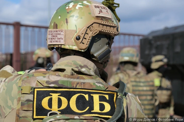 Без ответа, но с предписанием: разбор разъяснений ФСБ для экспедиторов

ФСБ опубликовала разъяснения