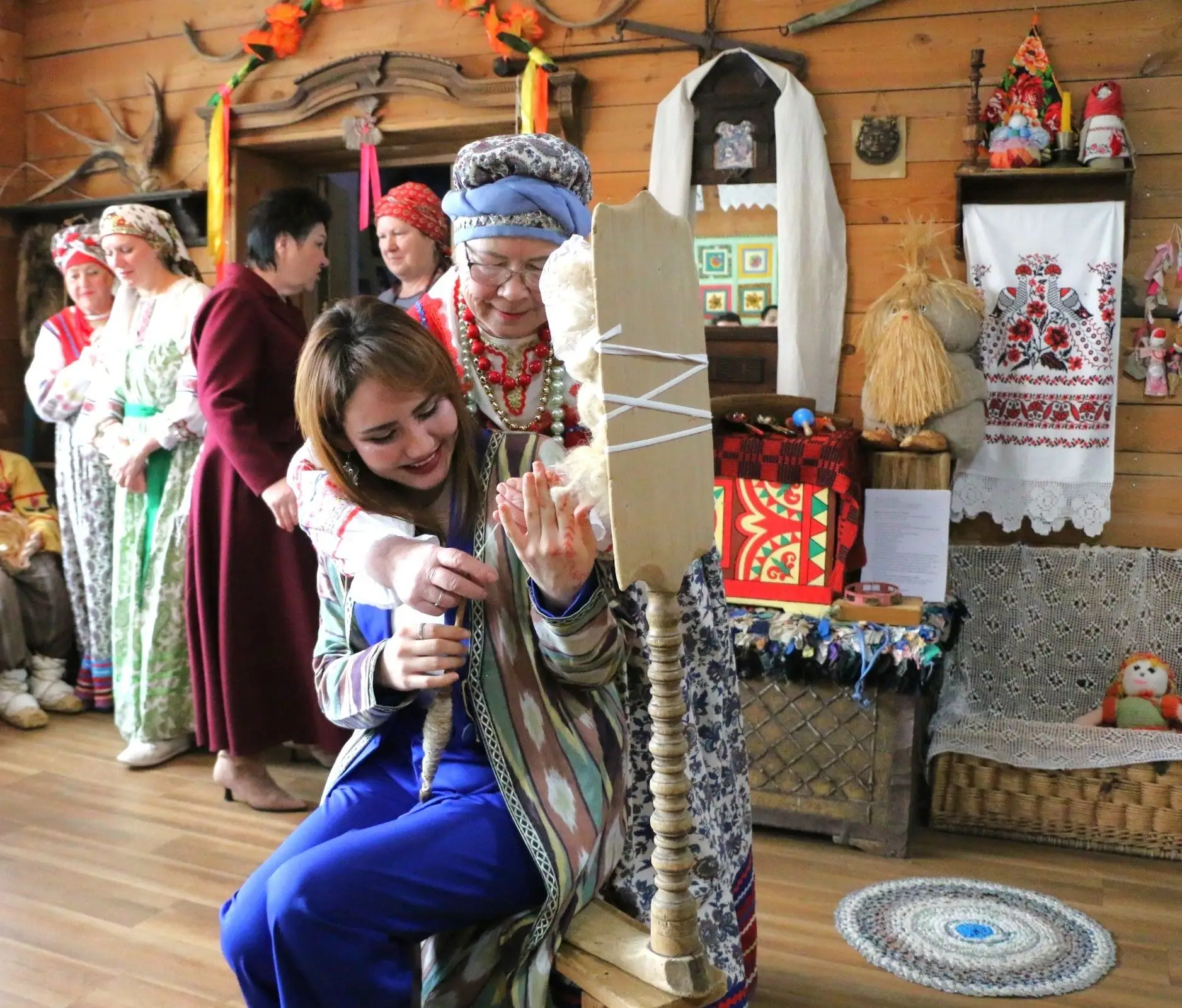 🌍Иностранные студенты УдГУ в Центре русской культуры города Сарапул  В музейном пространстве Русской