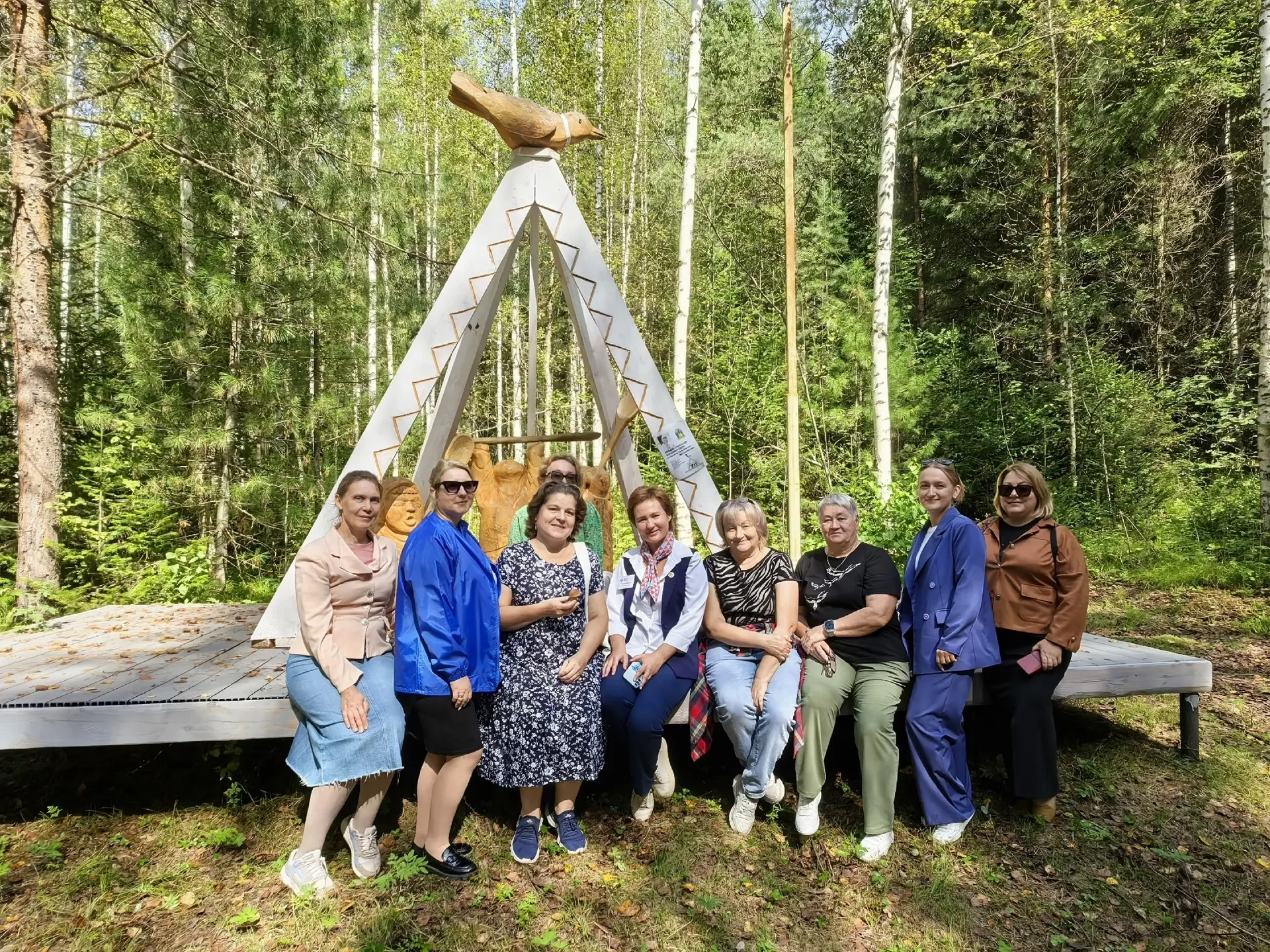 👩‍💼🌿 Женский клуб провёл заседание на тропе «Уватские легенды»