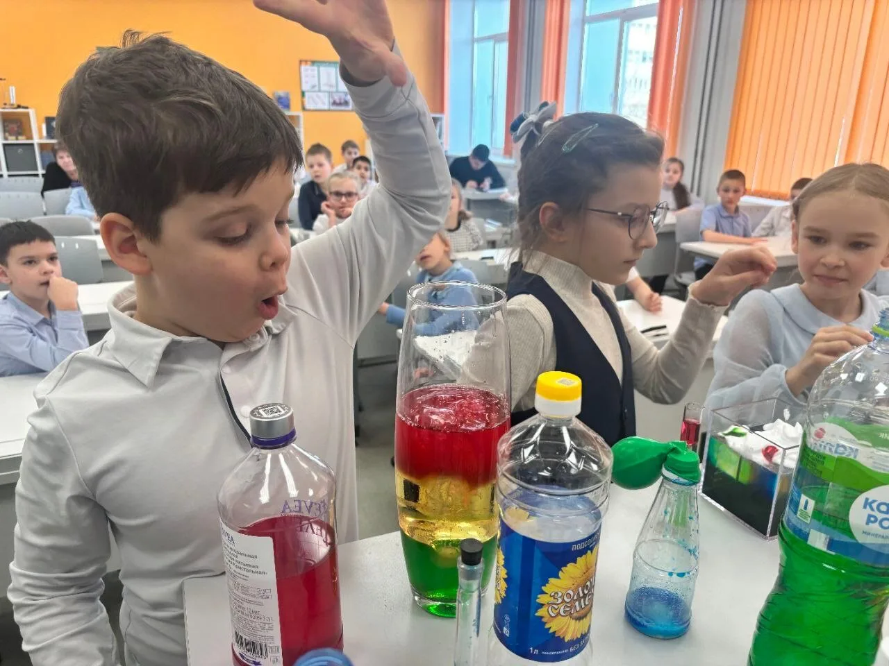 🧪 Увлекательное путешествие в мир науки для учеников 2А класса!!!   Сегодня учащиеся 2А класса стали
