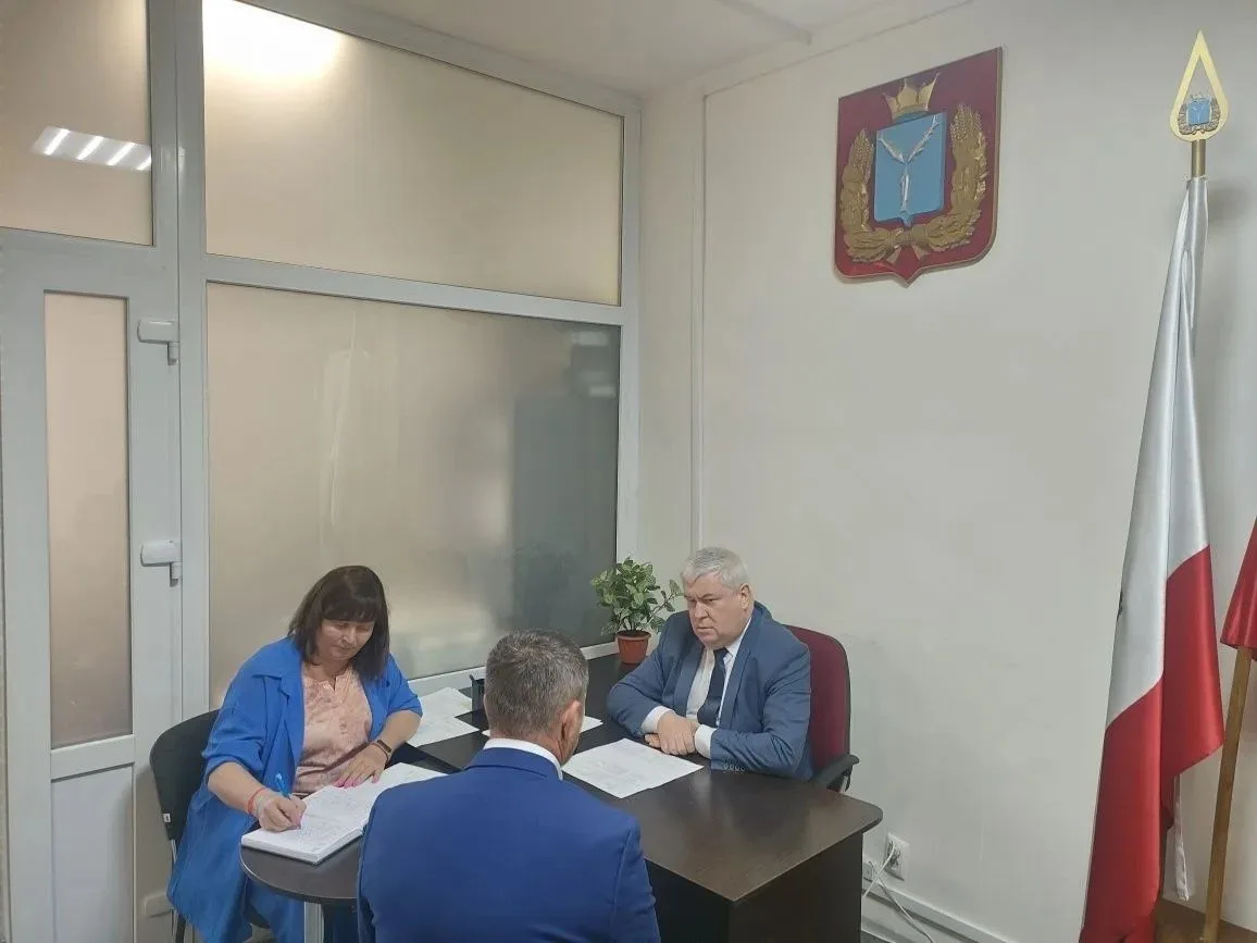 Министр здравоохранения Владимир Дудаков провел очередной личный прием граждан    На прием пришли се