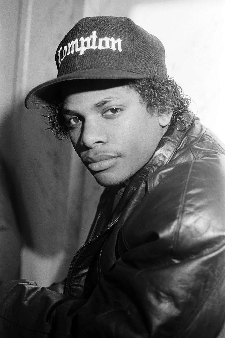 🎤 Известные люди, живущие с ВИЧ: Eazy-E

Его настоящее имя — Эрик Линн Райт
Но весь мир знает ег