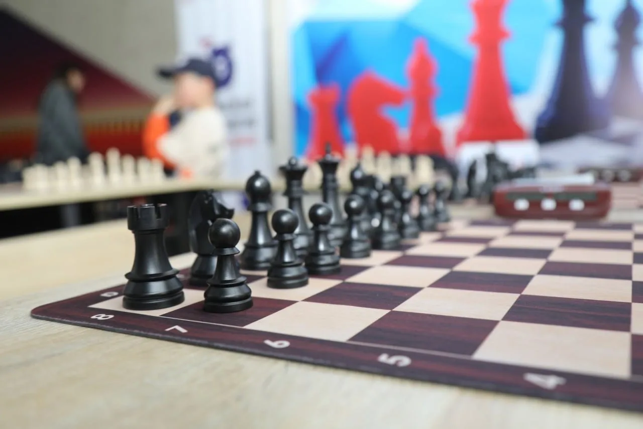 ♟🇷🇺 В УЛАН-БАТОРЕ ОТКРЫЛСЯ ШАХМАТНЫЙ КЛУБ ИМЕНИ СЕРГЕЯ КАРЯКИНА

В День России в Русском доме в Ул