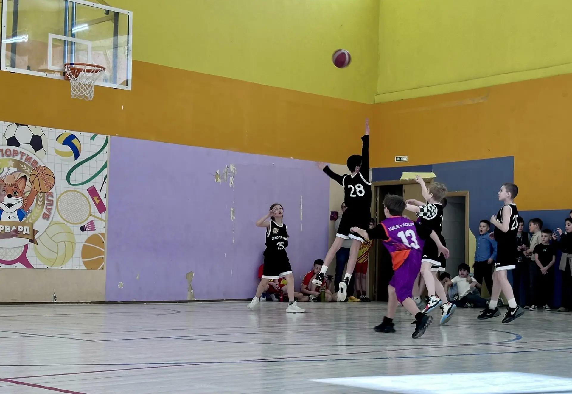 Баскетбольные победы 🏀  🔝 Вчера наши мальчики и девочки приняли участие в городском этапе Школьной с