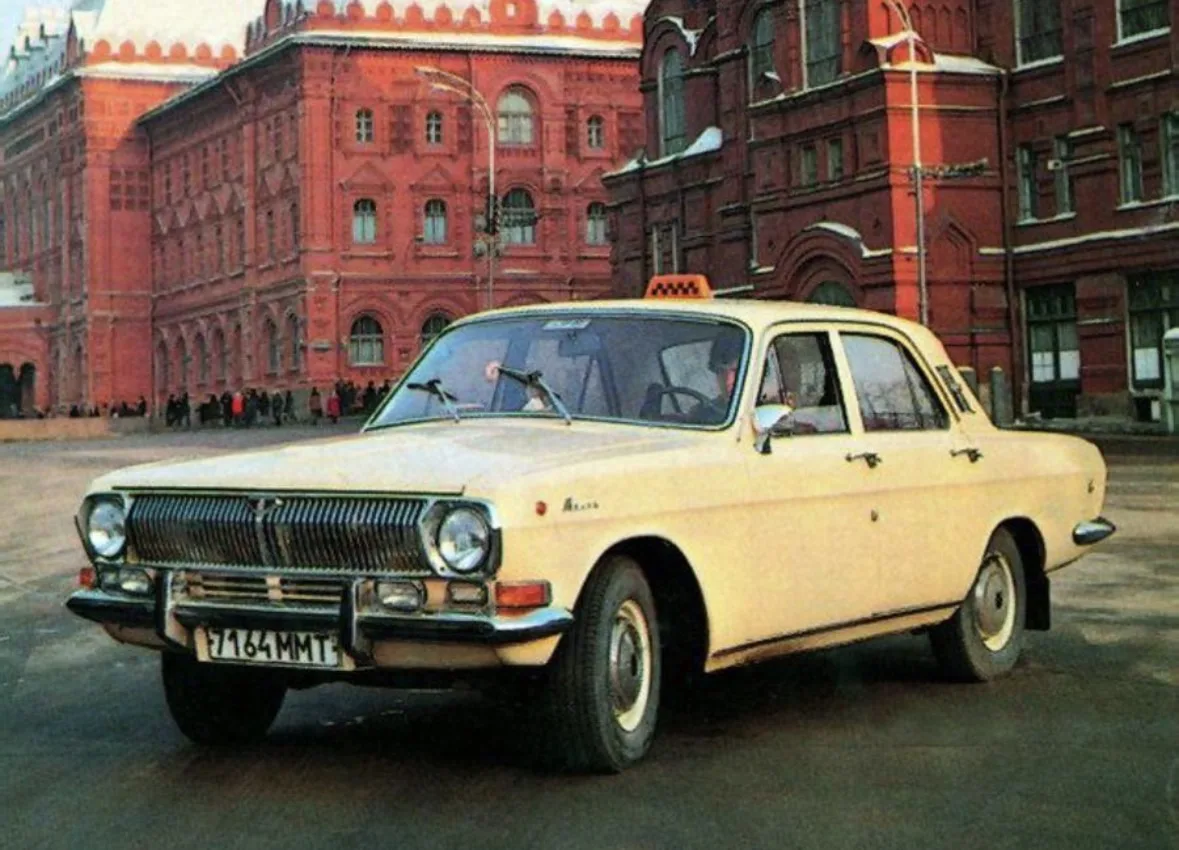 🚖 Московское такси, которое невозможно перепутать

Жёлтая «Волга» с шашечками давно стала одним из 