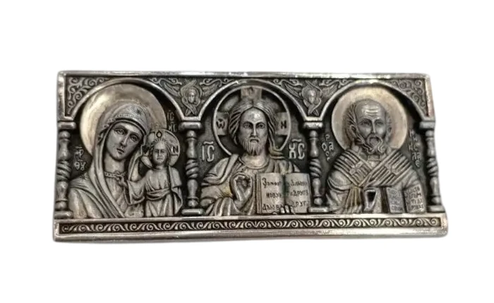 Икона в машину: традиция, которая старше автомобиля