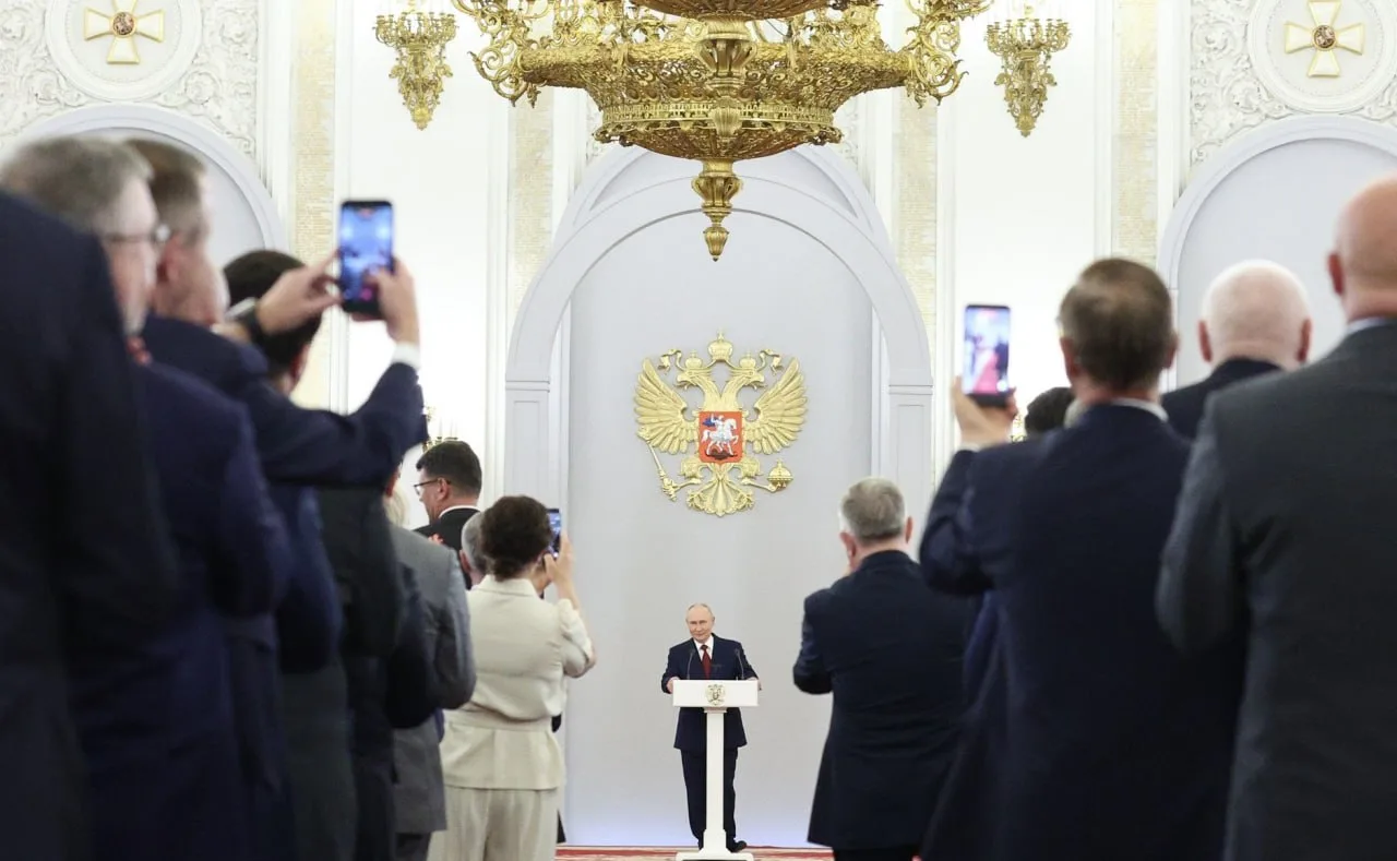 Встреча с Президентом в Георгиевском зале Кремля

Пять лет Государственная Дума восьмого созыва прин