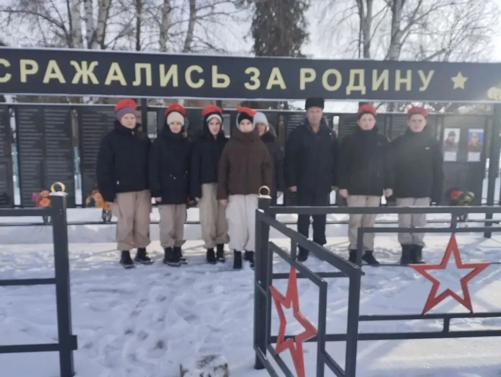 Память в граните: юнармейцы почтили героев Сталинграда 🌹