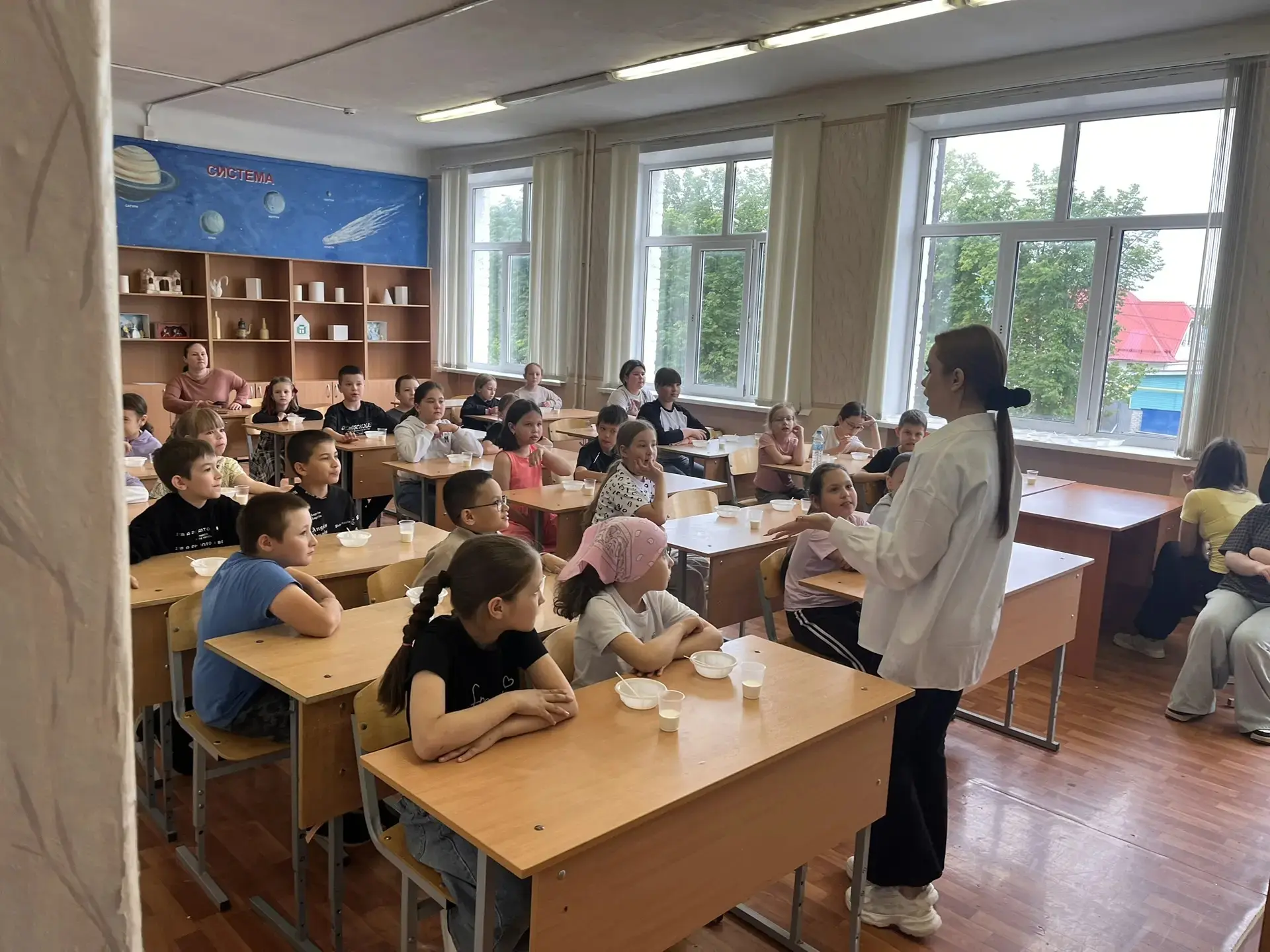 🍨 В пришкольном лагере состоялся мастер-класс по приготовлению мороженого