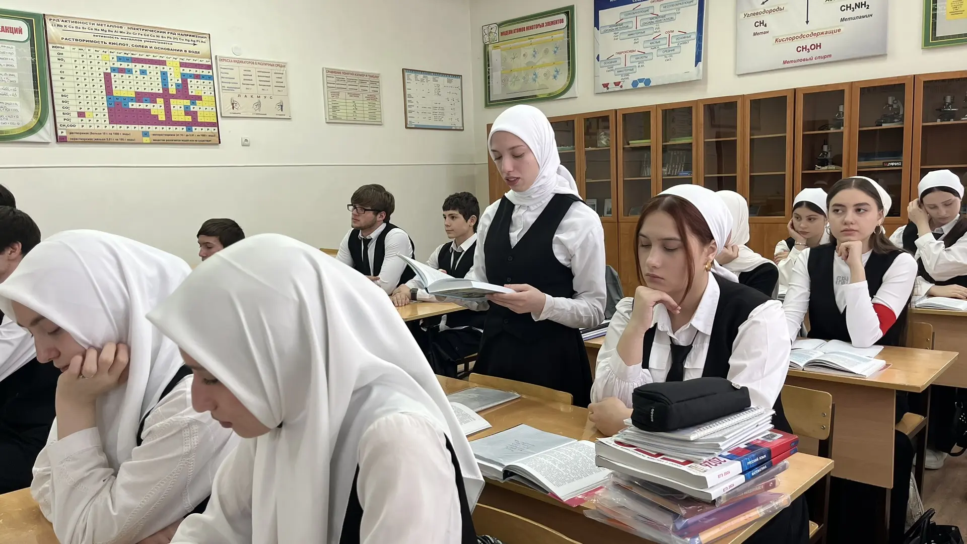 Единые уроки «Права человека» в МБОУ «СОШ № 4 с. Алхан-Юрт»   В нашей школе состоялись единые уроки 
