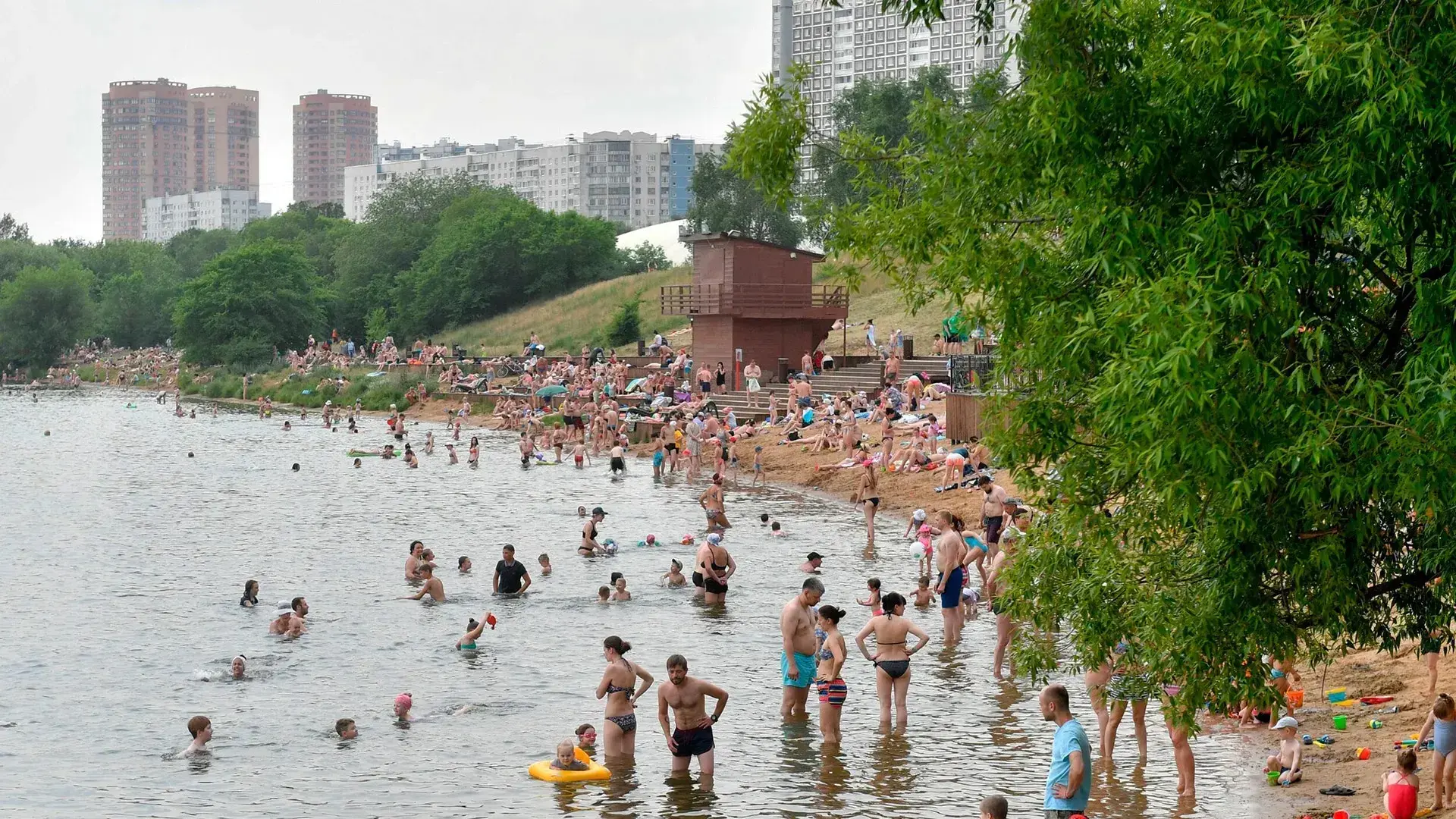 🌊 Москва-река прогрелась до +21°C — теплее, чем море в Сочи и Анапе.

На курортах Краснодарского кр