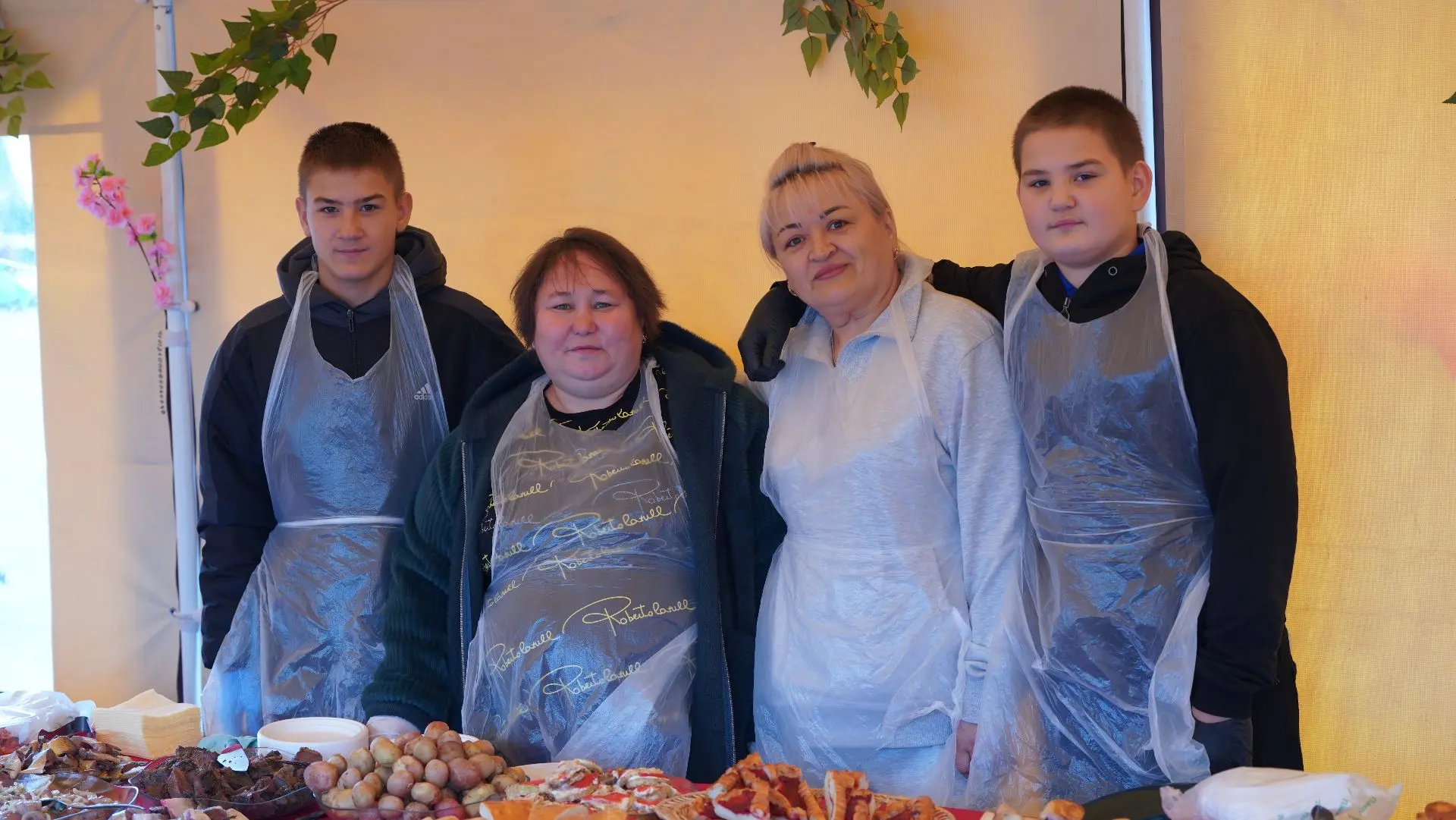 ✨На площади Дружбы развернулись торговые ряды наших местных предпринимателей, и устоять...