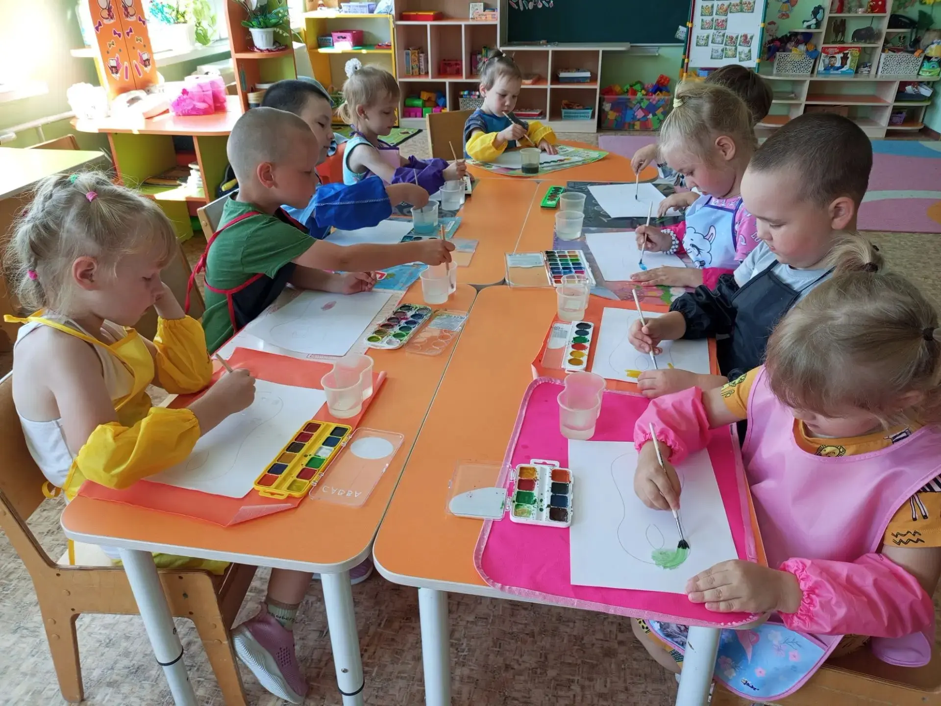 🎉 Сегодня, 21 июля — День театра! 🎉

Ребята из группы «Акварельки» с большим интересом побеседовал