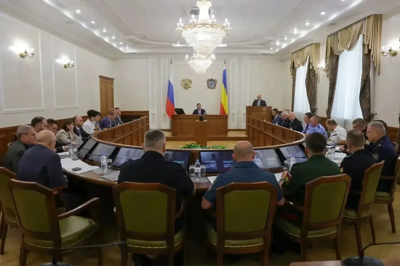 Продолжаем подготовку к новому учебному году. В правительстве области прошло совещание ...