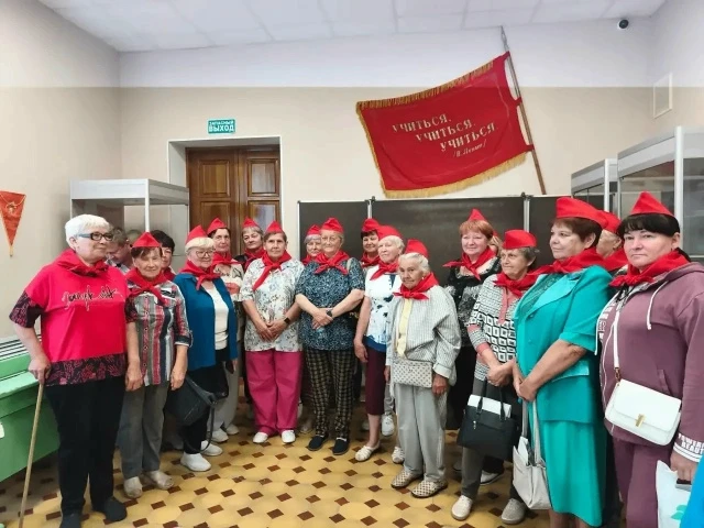 Жители Насоновской территории совершили экскурсионную поездку по Волоконовской территории. Бесплатны