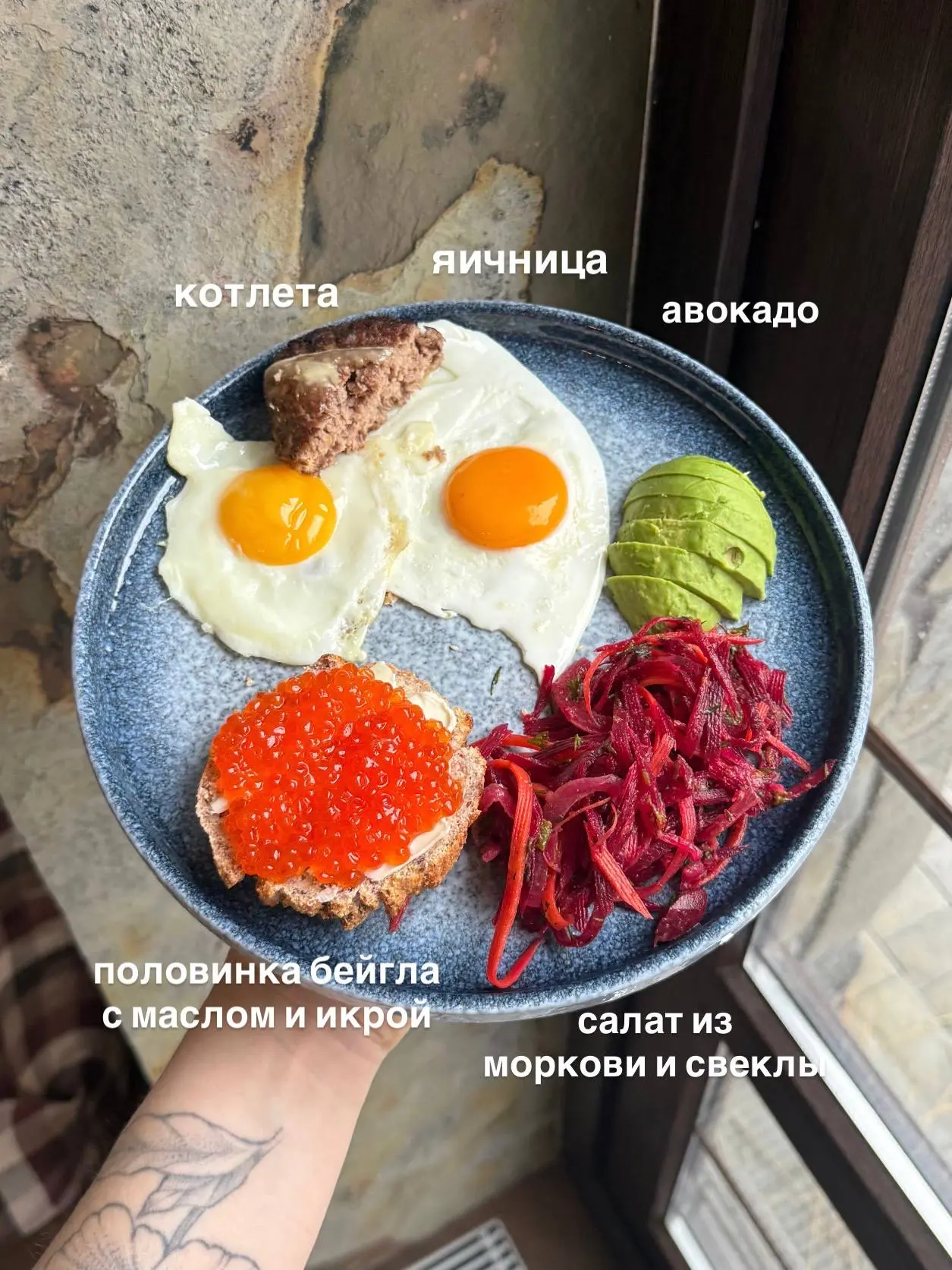 Воскресная подборка завтраков!  Давайте пройдемся по их сытности:  1. На первом месте – омлет с сыро