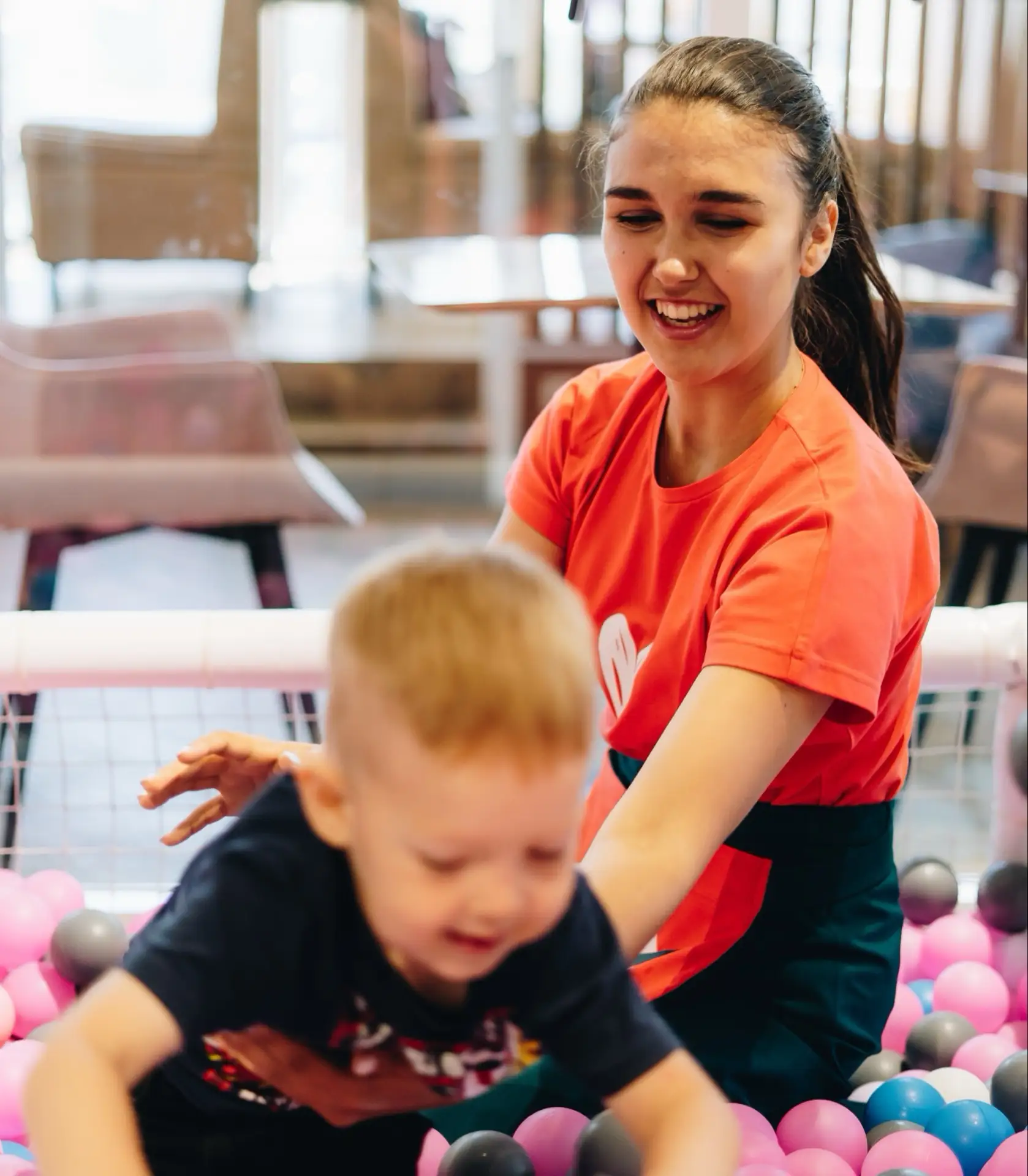 Родители, выдохните! 👧🧡

По пятницам и субботам в Рокнроллы на Нежметдинова, 1а работают няни 🤍🍼