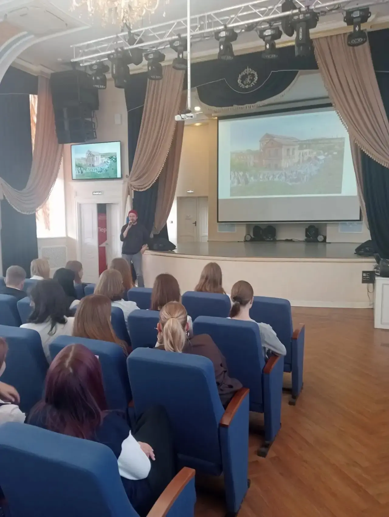 Сегодня на проекте «Лицом к лицу» ученики 9‑х, 10‑х и 11‑х классов встретились с Иваном...
