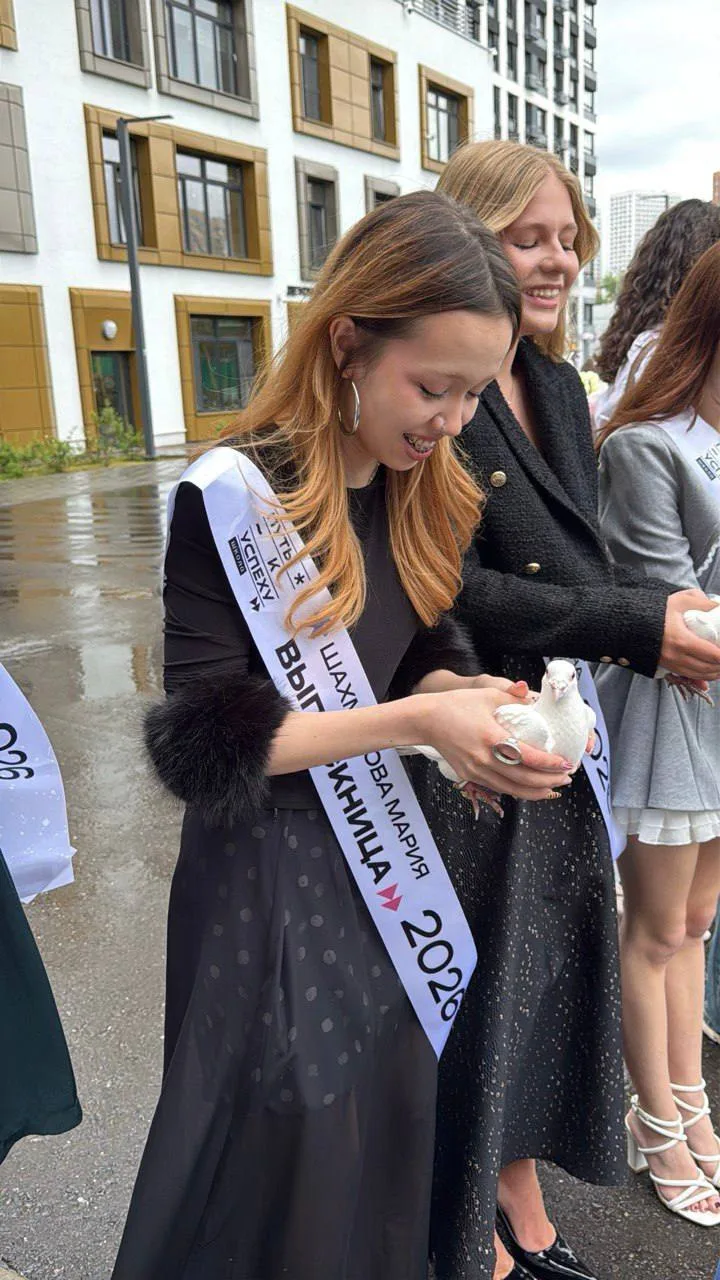 когда держала голубя в руках, чувствовала как его сердце бьется, прям реально чувствуеш...