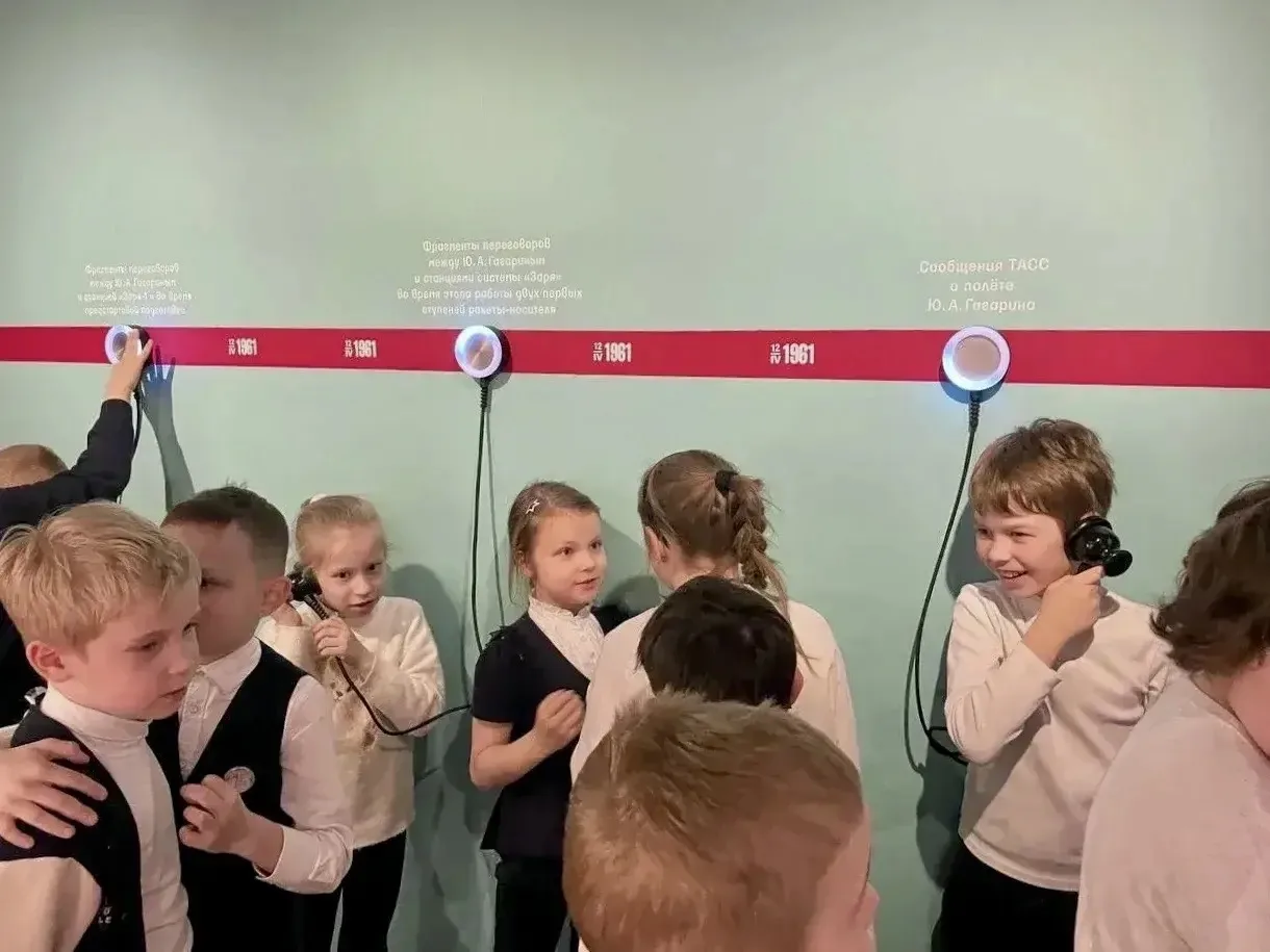 🚀 Космический день в 1 «Е» классе  23 апреля ученики 1 «Е» класса посетили Музей космонавтики.  🧑‍🚀Д