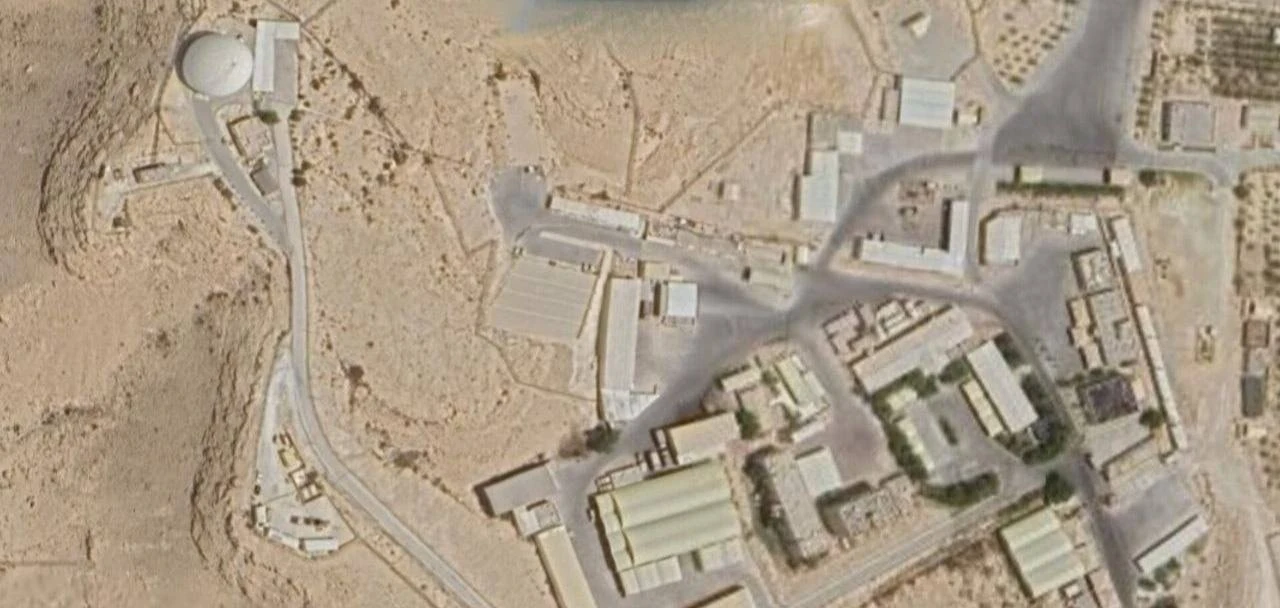Иранские беспилотники нанесли удар по американской станции раннего предупреждения в Бахрейне

Иранск