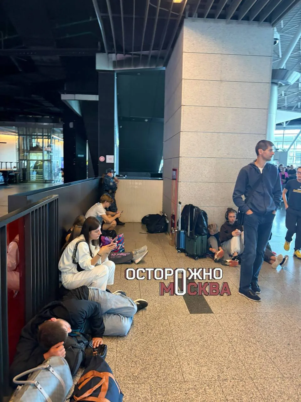 😨 Крупнейшая за два года атака БПЛА на Москву нарушила работу трех аэропортов — более ...