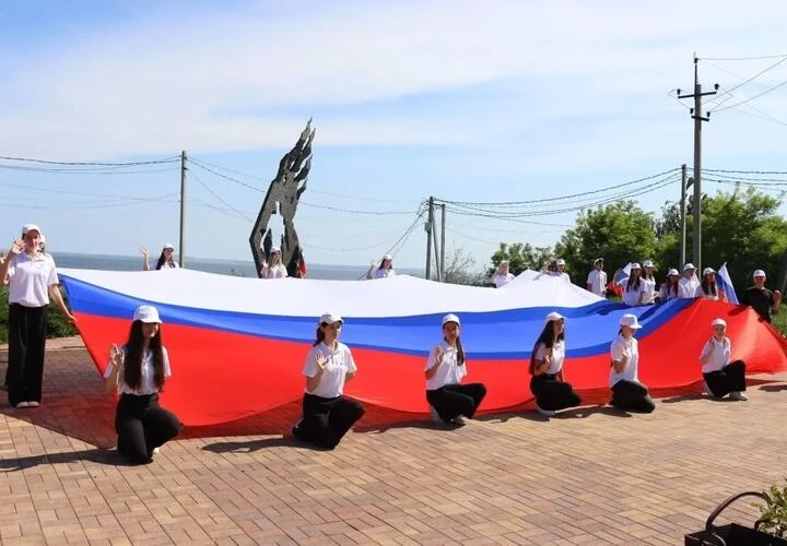 🇷🇺 В Краснодарском крае День России отметили более чем 2,3 тысячами мероприятий

В краевой столице