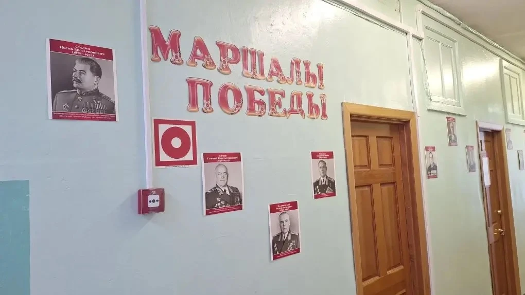 🌟 К 9 Мая: школьная территория в праздничном убранстве 🌟  В преддверии Дня Победы ученики нашей гимн