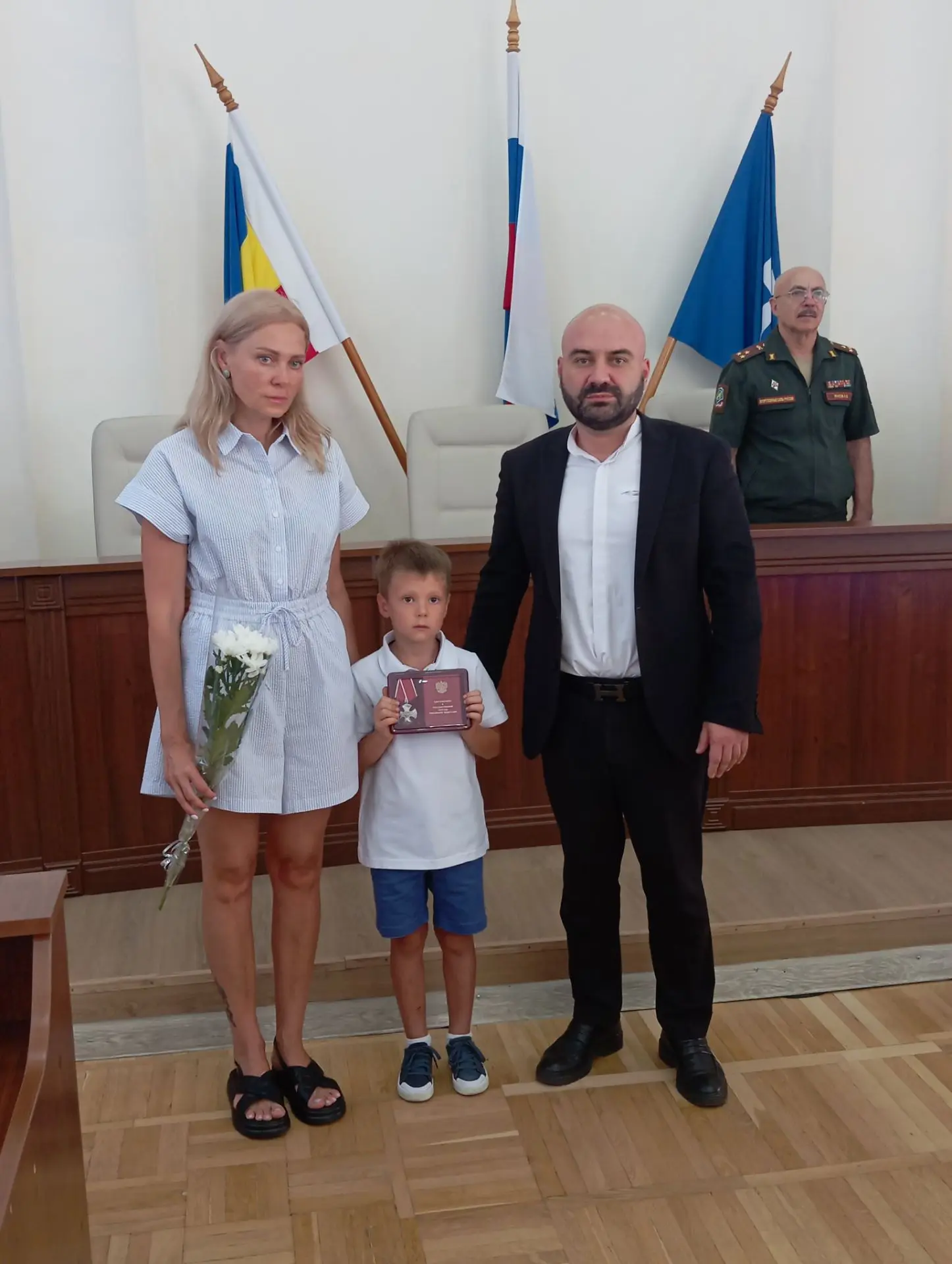 В администрации Азова вручили государственные награды семьям героев СВО