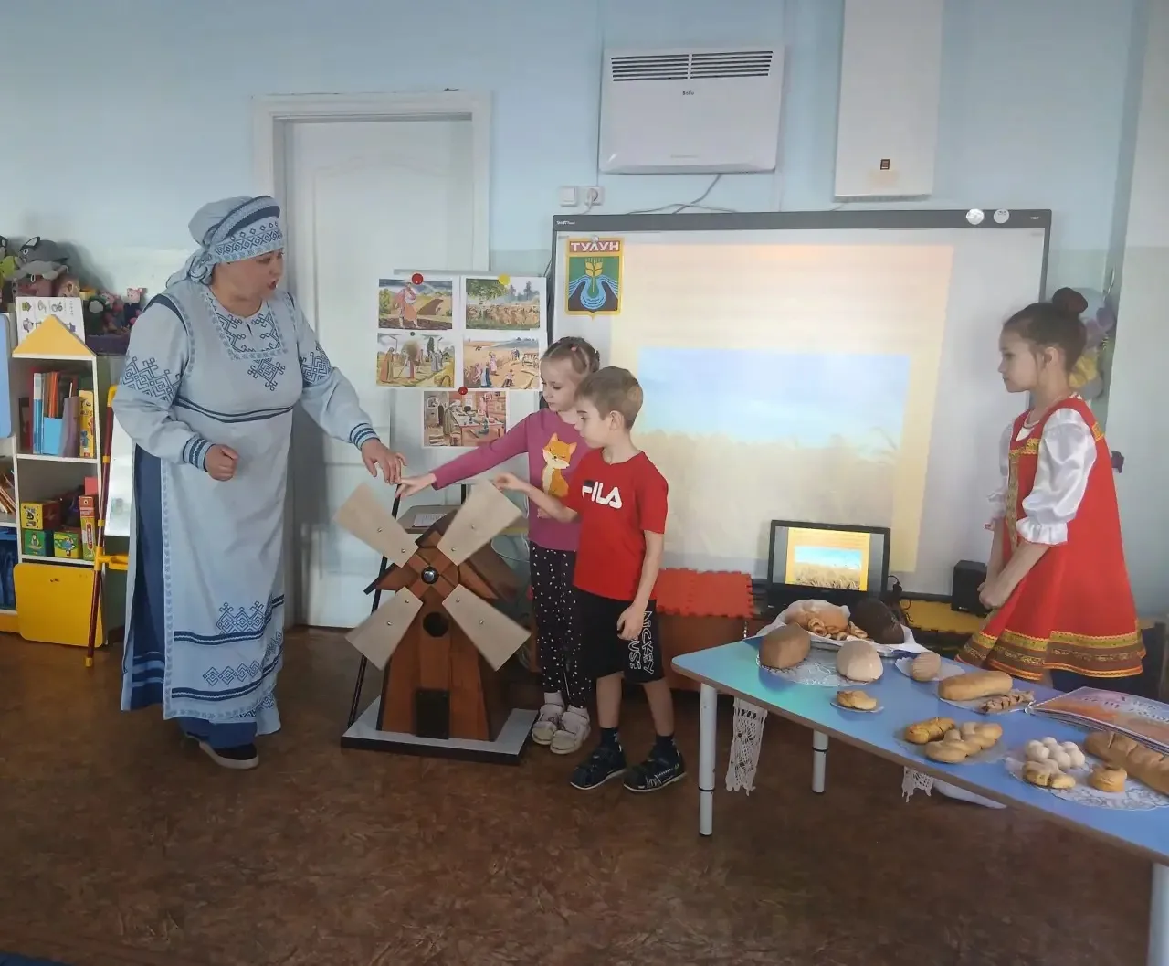Группа «Дельфинчики» продолжает встречать гостей! 🐬✨