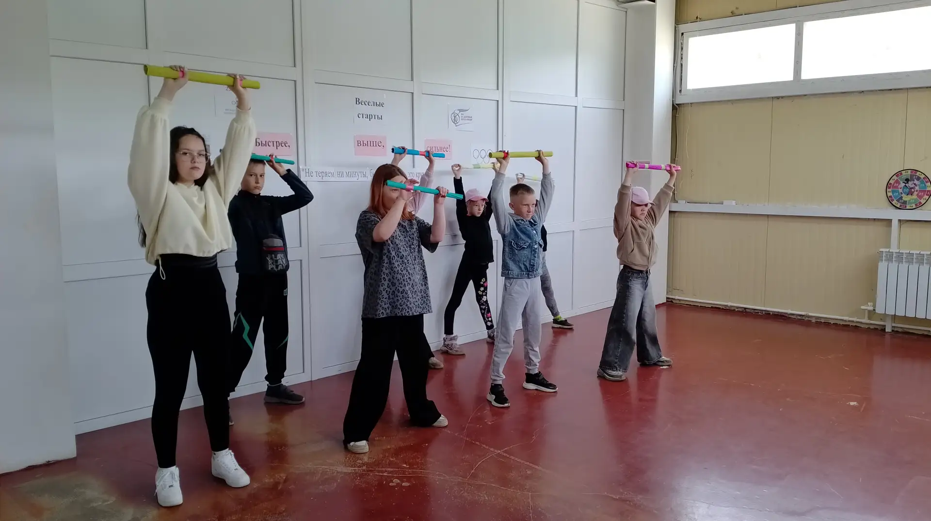 ВЕСЕЛЫЕ СТАРТЫ

💪23 июня в библиотеке села Взморье для детей 8–12 лет прошёл спортивный турнир «Вес