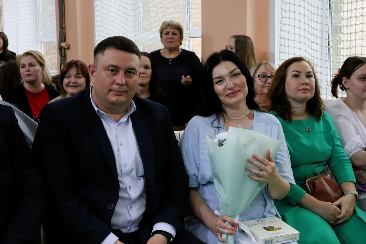 🔶 В добрый путь, выпускники!

В стенах нашей школы состоялся «Последний звонок – 2026» для 9 и 11 к