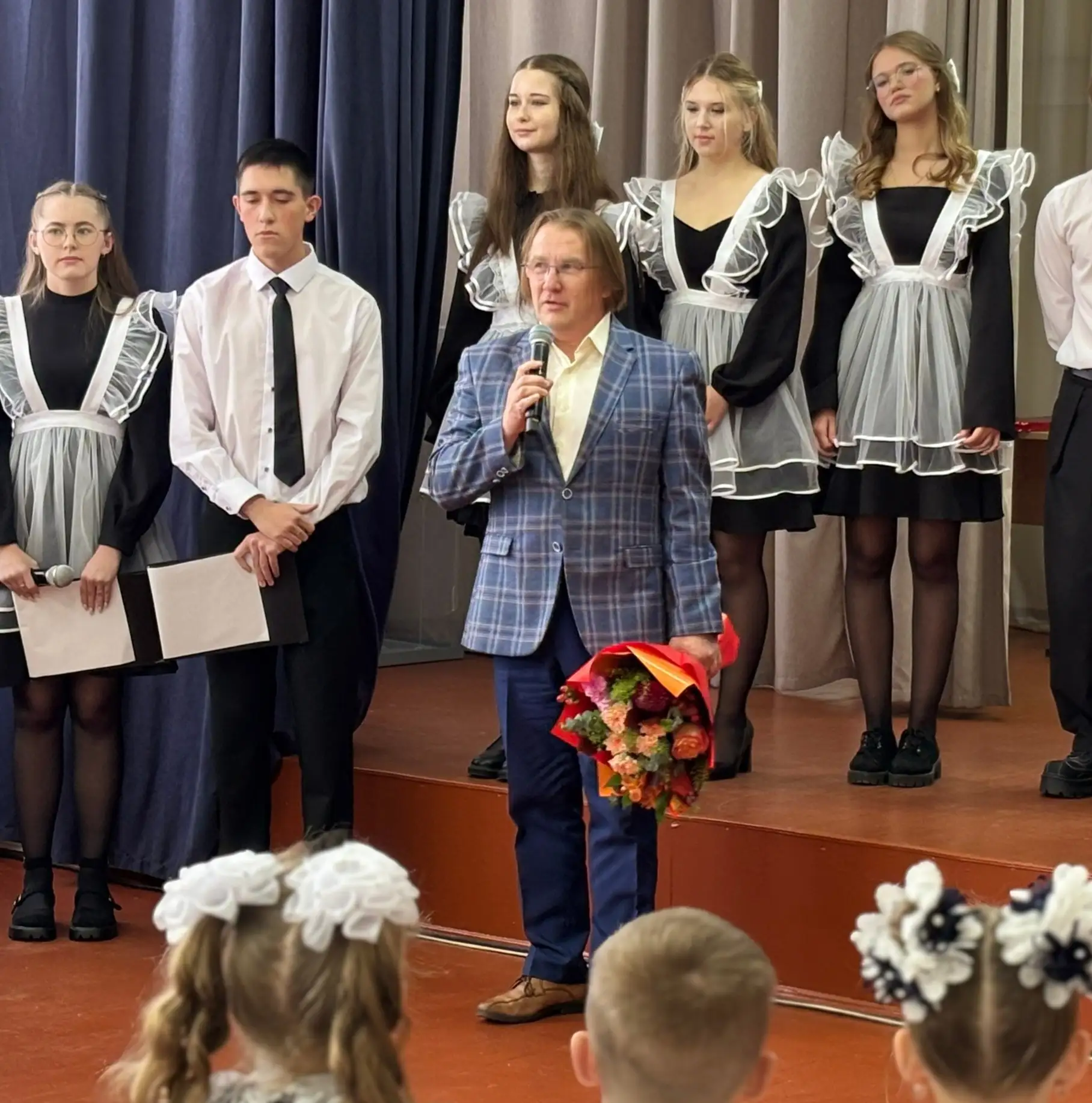 С Днём знаний, родная школа! 🎓