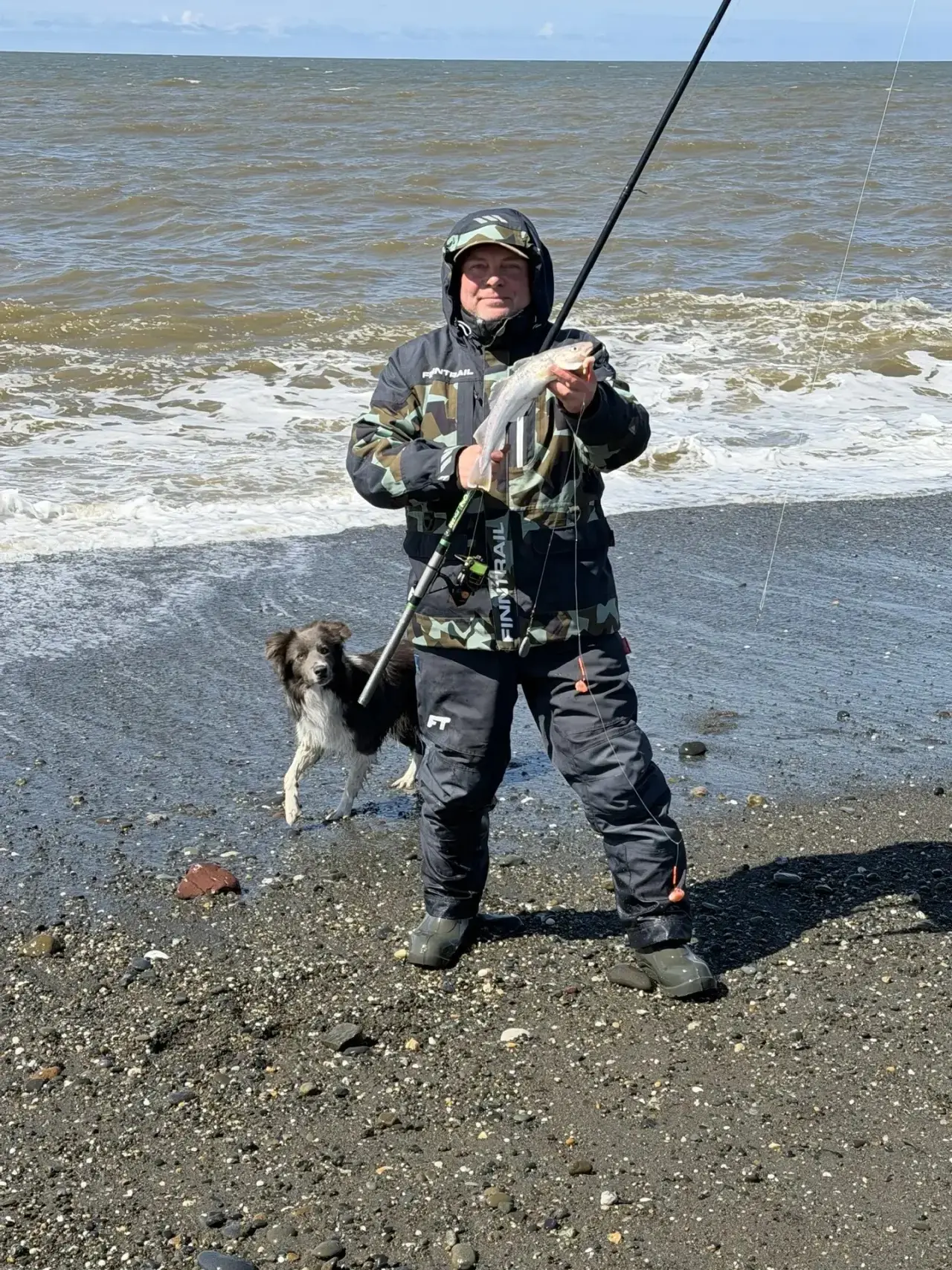 РЫБАЛКА С БЕРЕГА ОХОТСКОГО МОРЯ