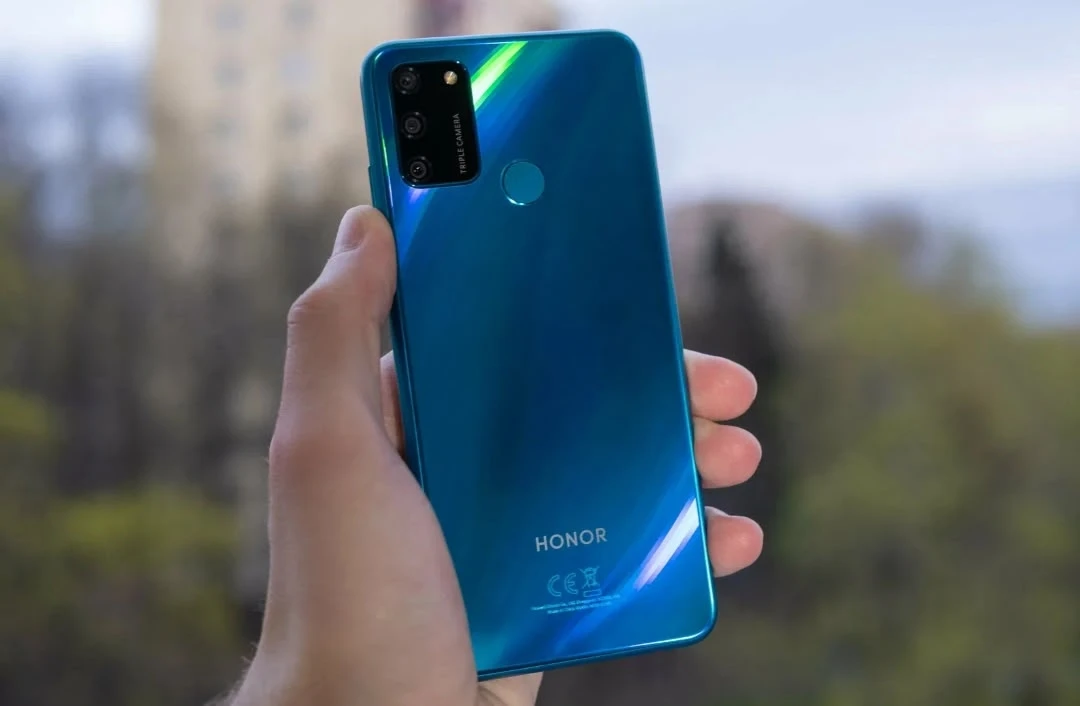 Здравствуйте! Я потерял телефон Honor 9. Он выпал из кармана в автомобиле частного такси, когда мы с