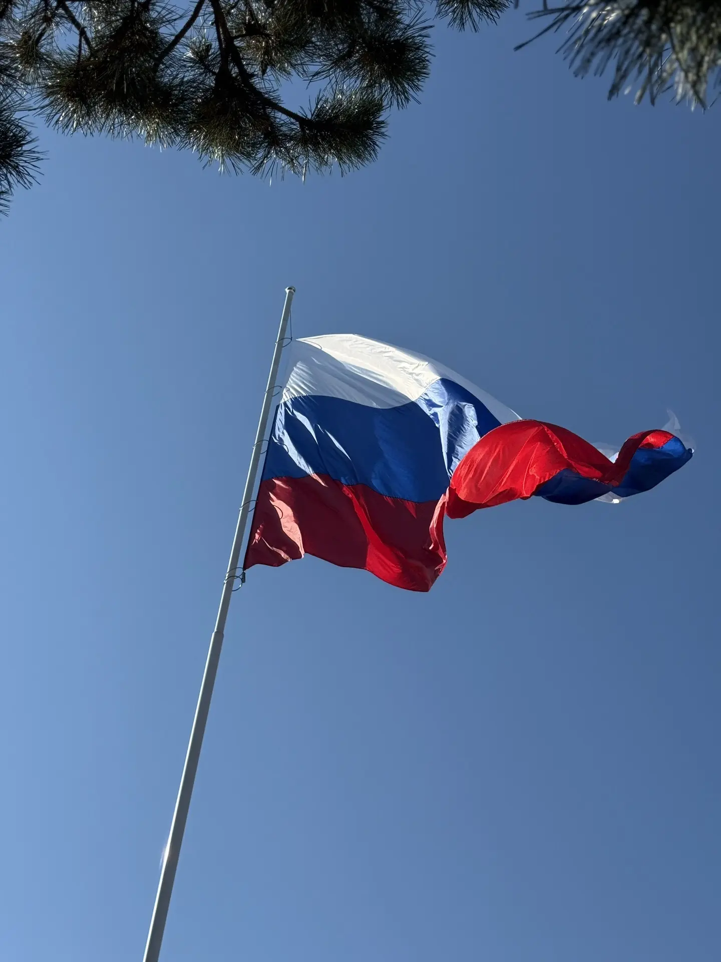 Под символом славным могучей державы!