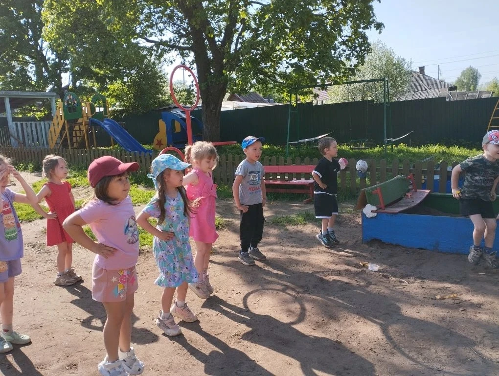🌞Жаркий, теплый май позволяет ребятам больше времени находиться на свежем воздухе. Вос...