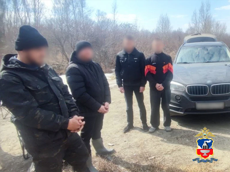 «МВД Медиа» сообщает:  В Алтайском крае полицейские задержали гастролёров из Кузбасса при оборудован