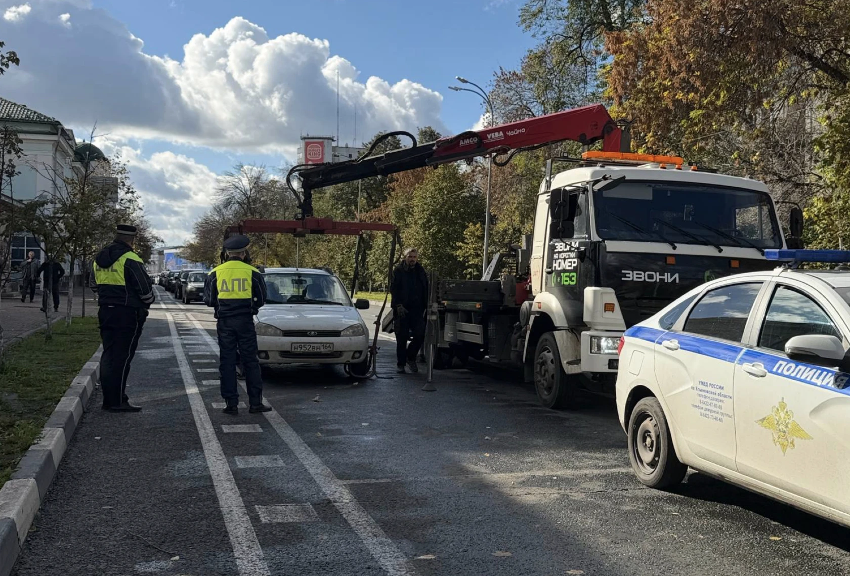 ⚡️ В центре Ульяновска начали принудительно эвакуировать автомобили нарушителей — в мэр...