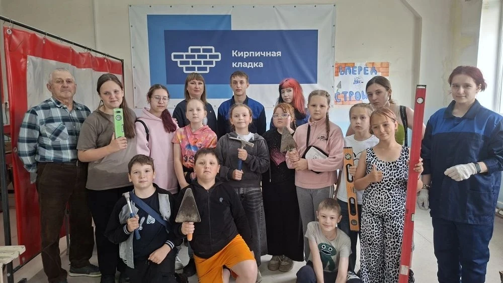Профориентация на летнем отдыхе

Ученики школ , посещающие пришкольные лагеря, посетили мастер-класс