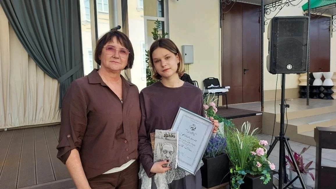 🎉Поздравляем ученицу 9 «А» класса Корчагину Варвару

5 июня во дворике Оренбургского областного муз