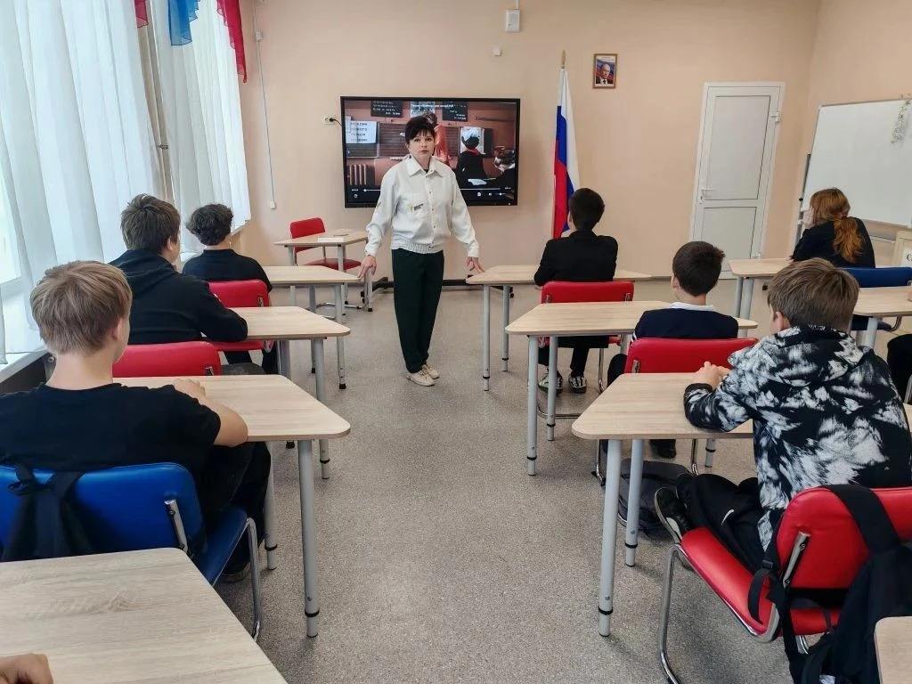 ❤️ Важная встреча о первой любви 👫Сегодня в 8-х классах прошло необычное занятие на те...